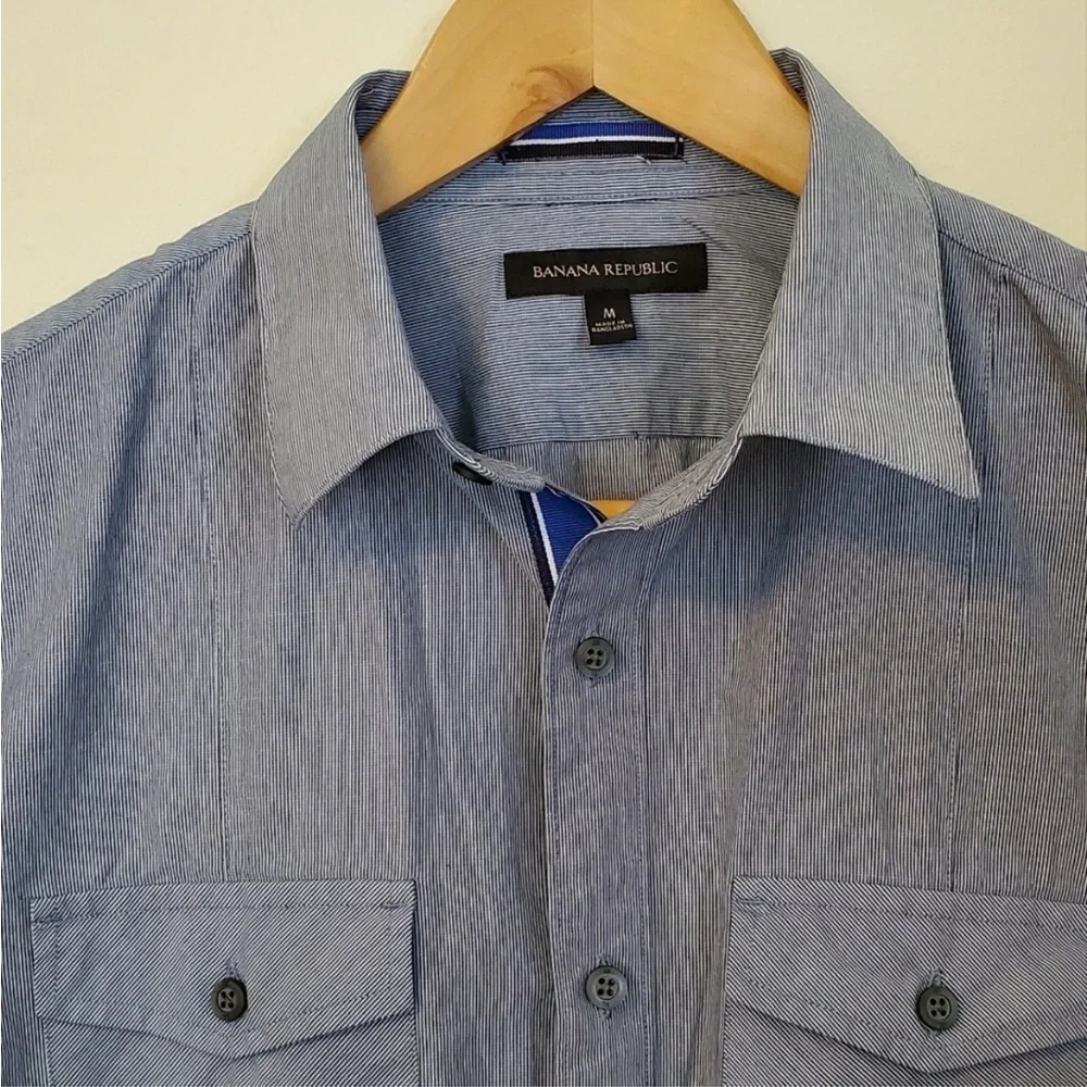 ⛱️Banana Republic - Short Sleeved Buttondown - M